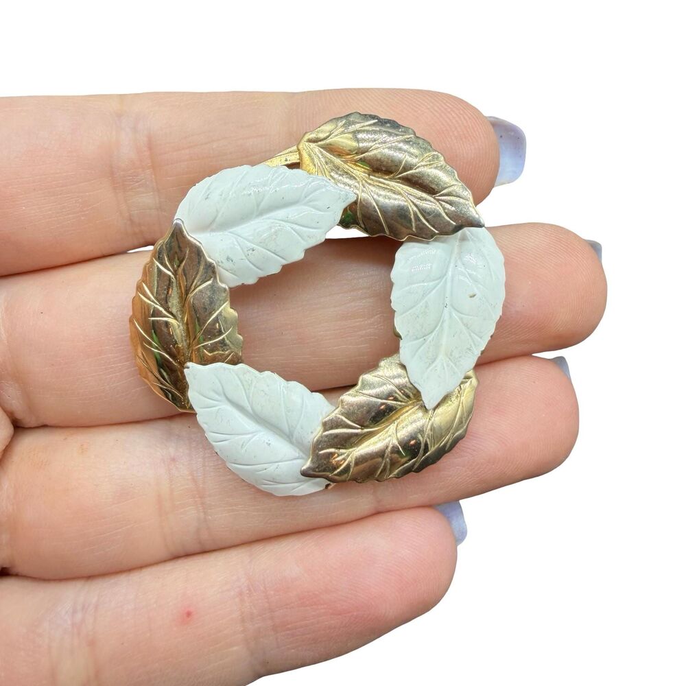 Vintage Jewelry Gold Tone and White Leaf Wreath Brooch Pin